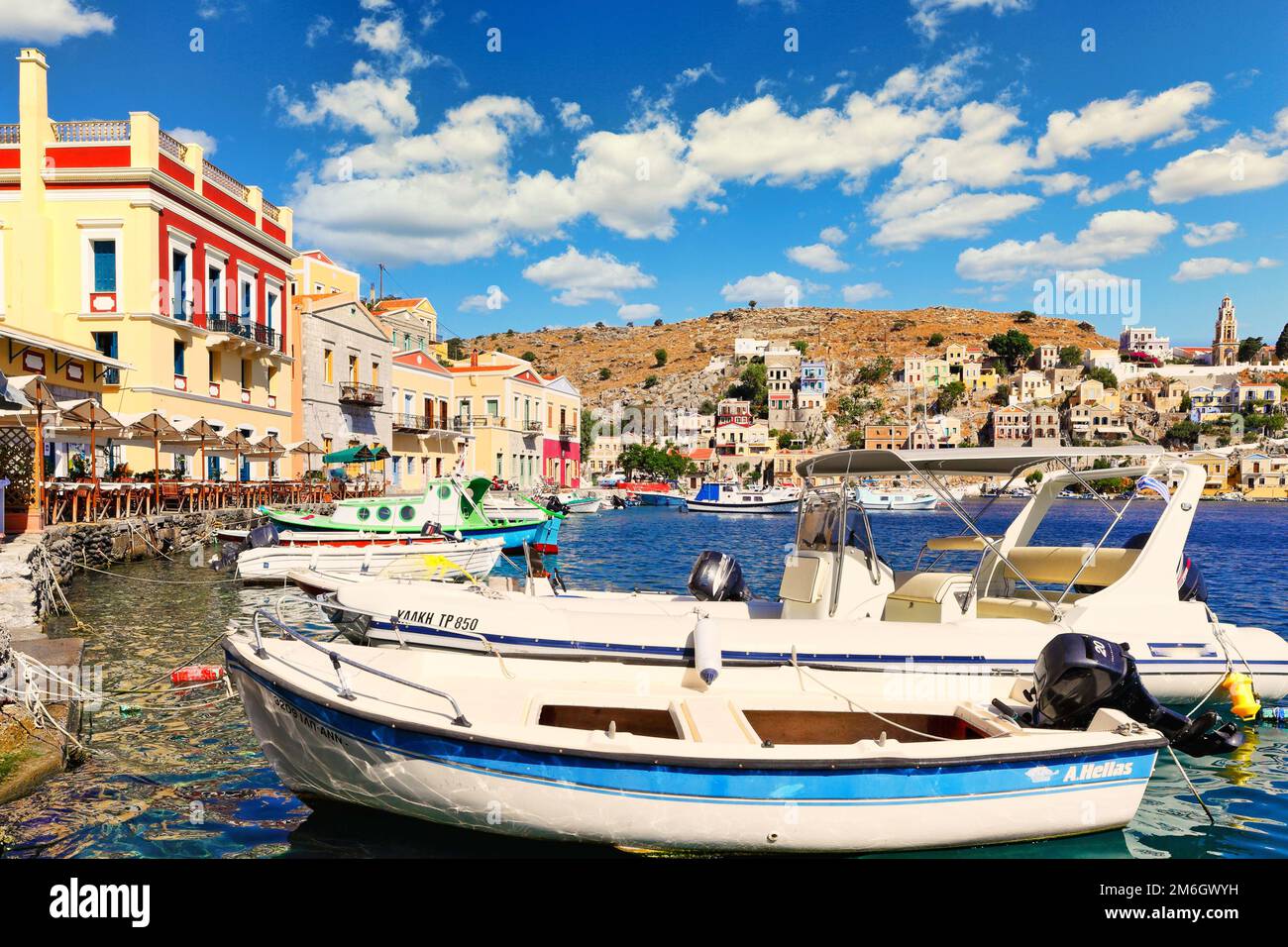 Der wunderschöne Hafen von Symi Island, Griechenland Stockfoto