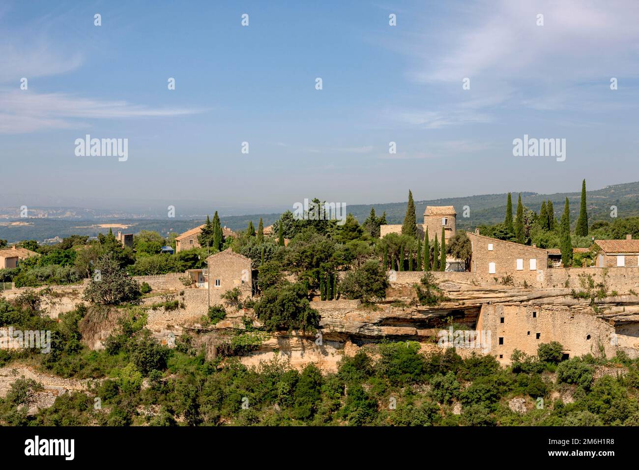 Blick von Gordes in den Luberon Regional Nature Park, Vaucluse, Provence-Alpes-Cote dAzur, Frankreich Stockfoto