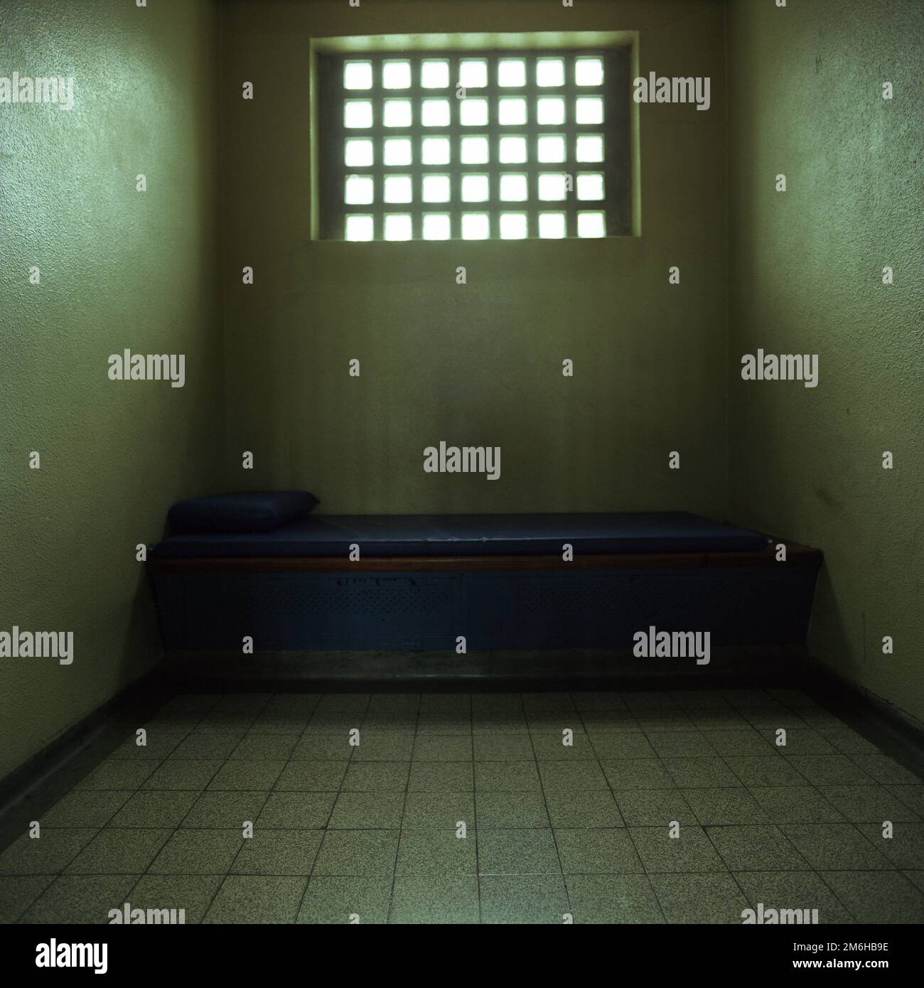 Eine leere Gefängniszelle. Bildaufnahme 2001. Genaues Datum unbekannt. Stockfoto