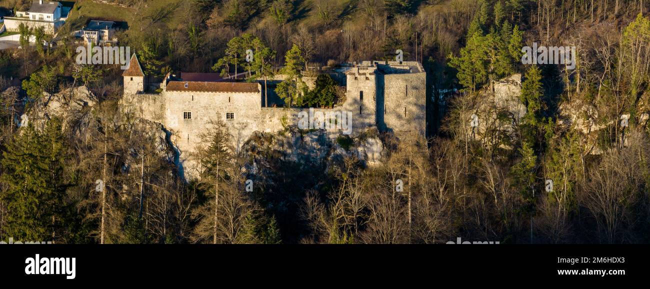 Burgruine, Drohnenbild, Ruine du Chateau de Soyhieres, Courroux, Jura, Schweiz Stockfoto