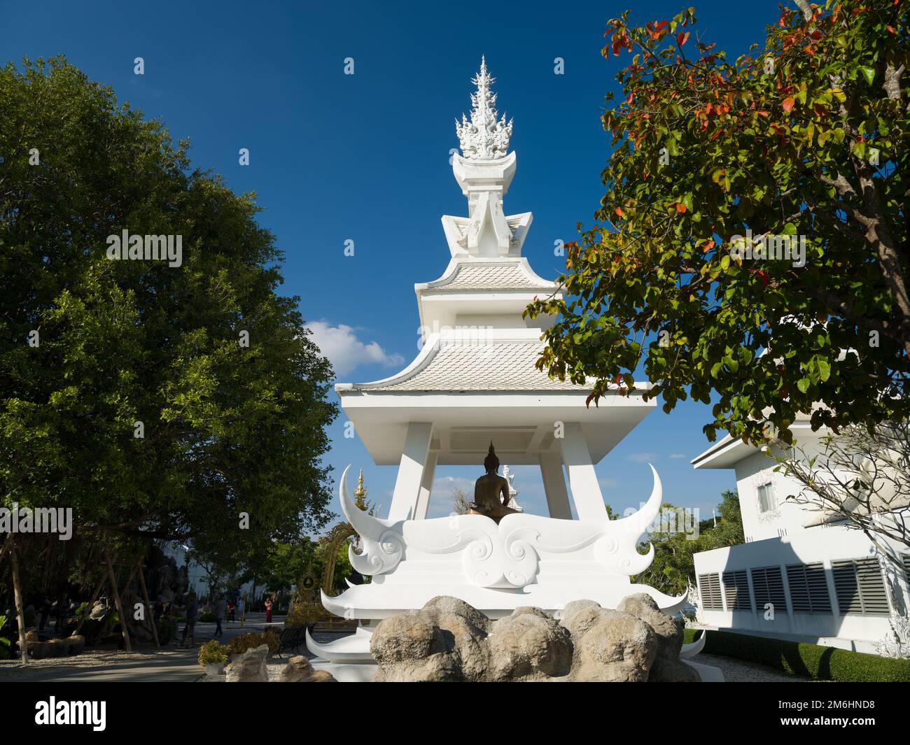 Chiang Rai, Thailand. 14. November 2022. Wat Rong Khun oder Weißer Tempel. Es ist das wichtigste Reiseziel in der Provinz Chiang Rai. Stockfoto