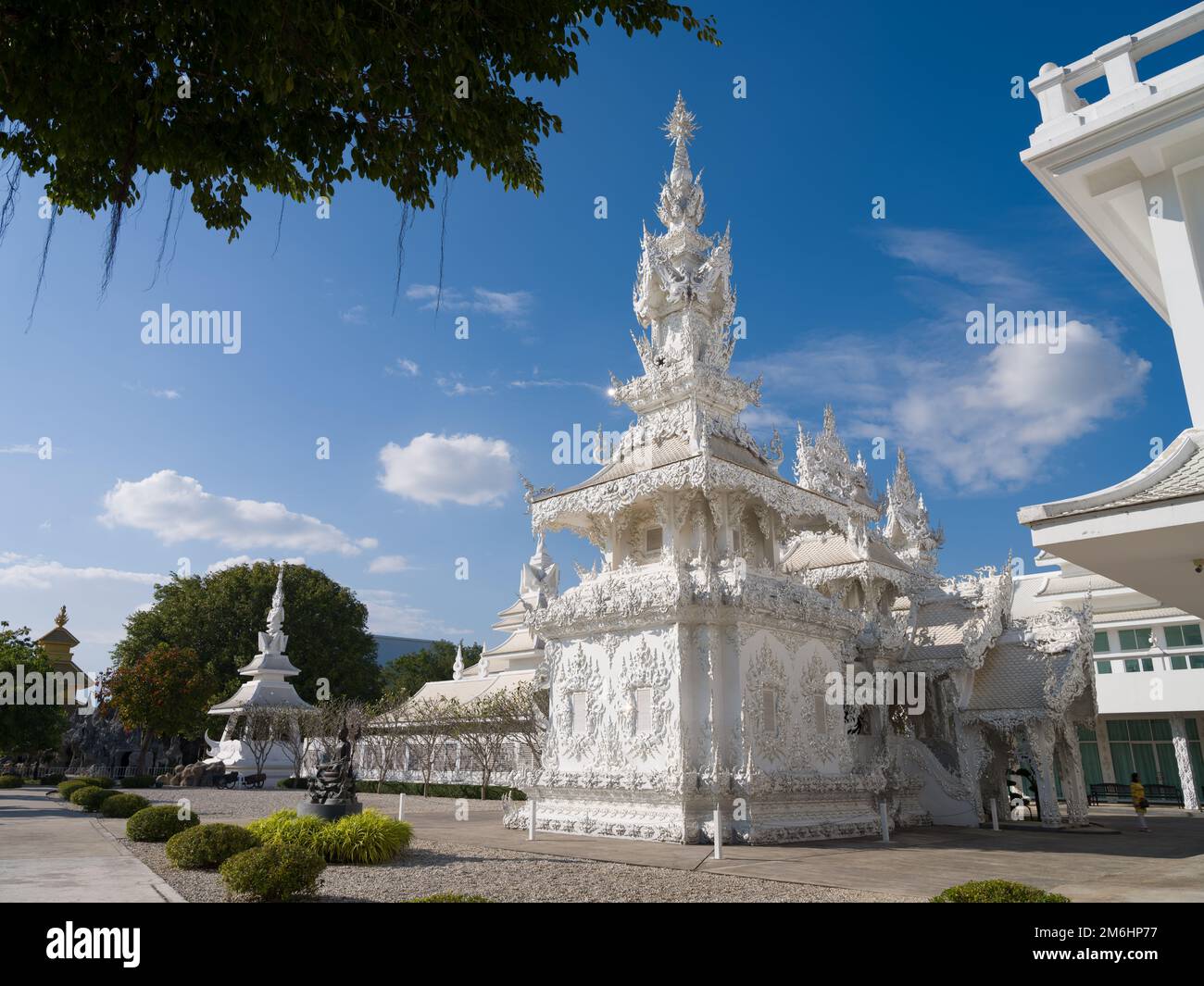 Chiang Rai, Thailand. 14. November 2022. Wat Rong Khun oder Weißer Tempel. Es ist das wichtigste Reiseziel in der Provinz Chiang Rai. Stockfoto