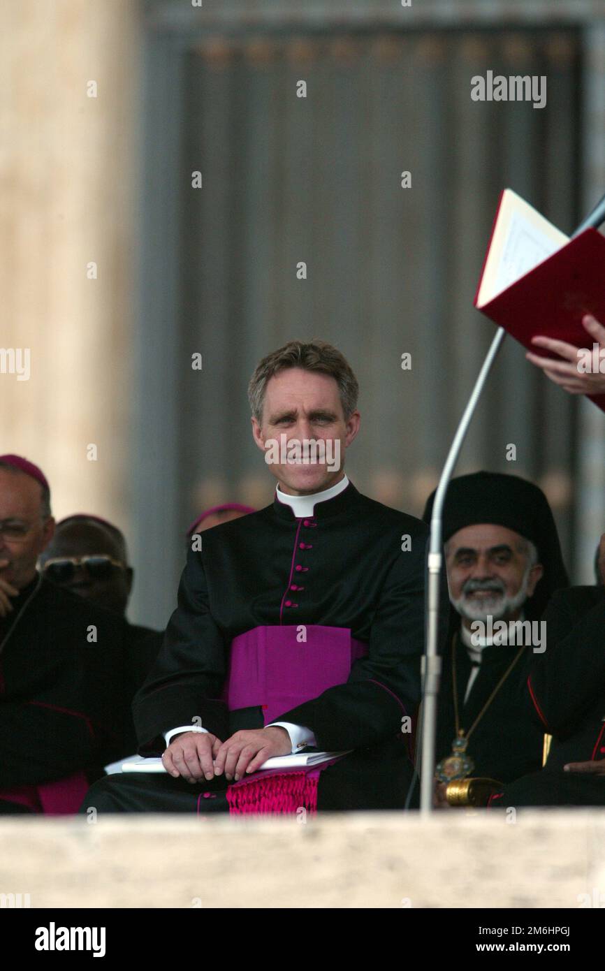 Rom, Italien. 04. Januar 2023. ROM, Italien - 31.12.2022: (ARCHIVBILD) Erzbischof Monsignor Georg Ganswein, persönlicher Sekretär von Papst Emeritus Benedict XVI Joseph Ratzinger, während des Publikums im Vatikan in Rom. Kredit: Unabhängige Fotoagentur/Alamy Live News Stockfoto