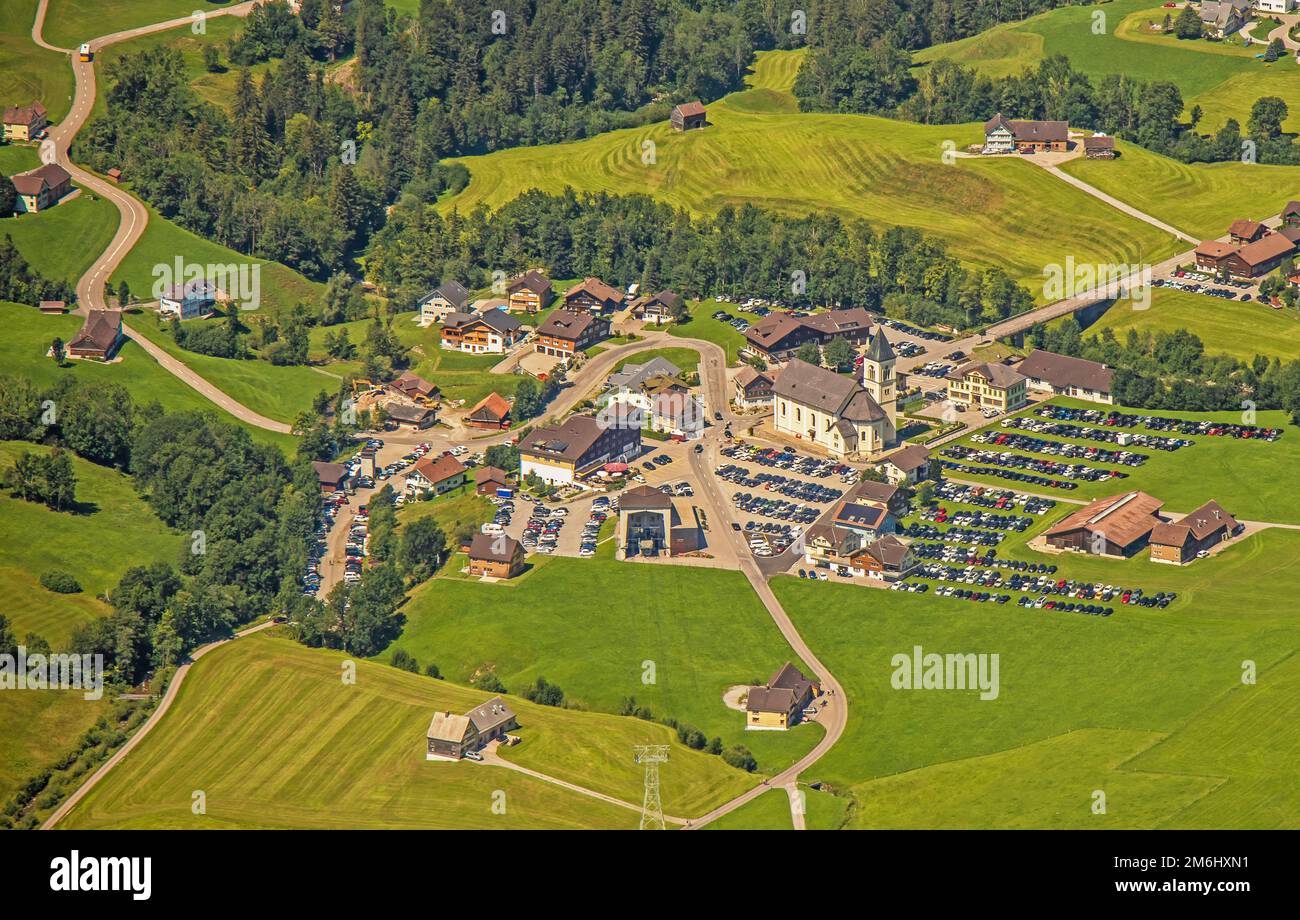 BrÃ¼lisau mit der Pfarrkirche St. Sebastian, Appenzell Innerrhoden, Schweiz Stockfoto