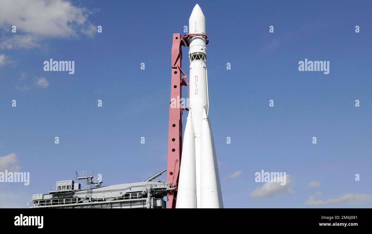 MOSKAU, RUSSLAND - 23. APRIL 2019: Boosterrakete Vostok im Pavillon Space auf VDNCH. MOSKAU, MOSKAU, Moskau, Moskau, Stockfoto