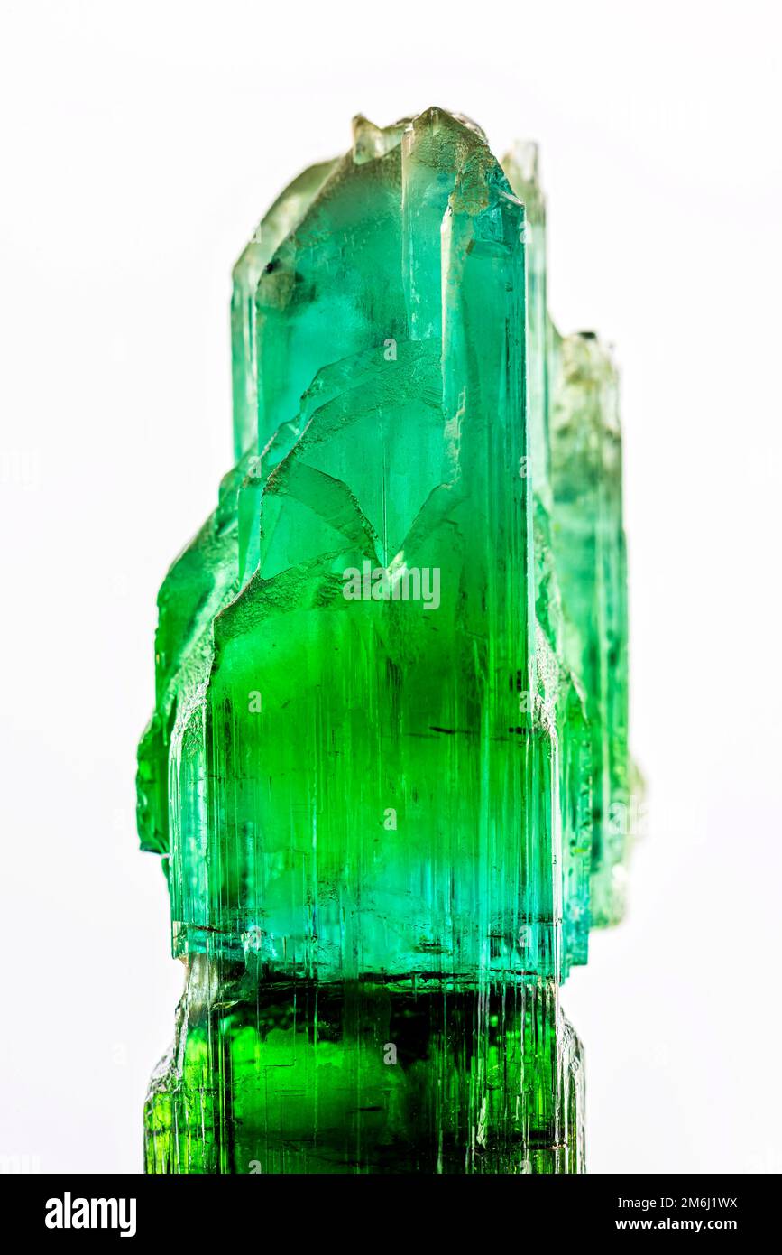 Brasilianischer rohgrüner Turmalinkristall Stockfoto