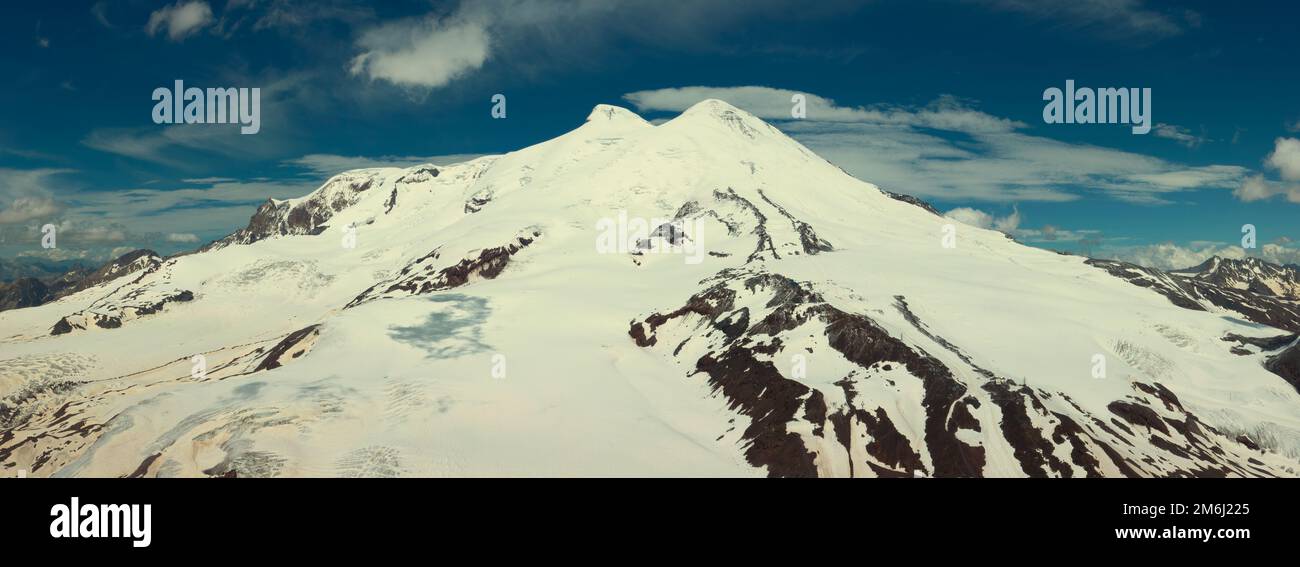 Luftaufnahme des Elbrus-Berges Kaukasus Stockfoto