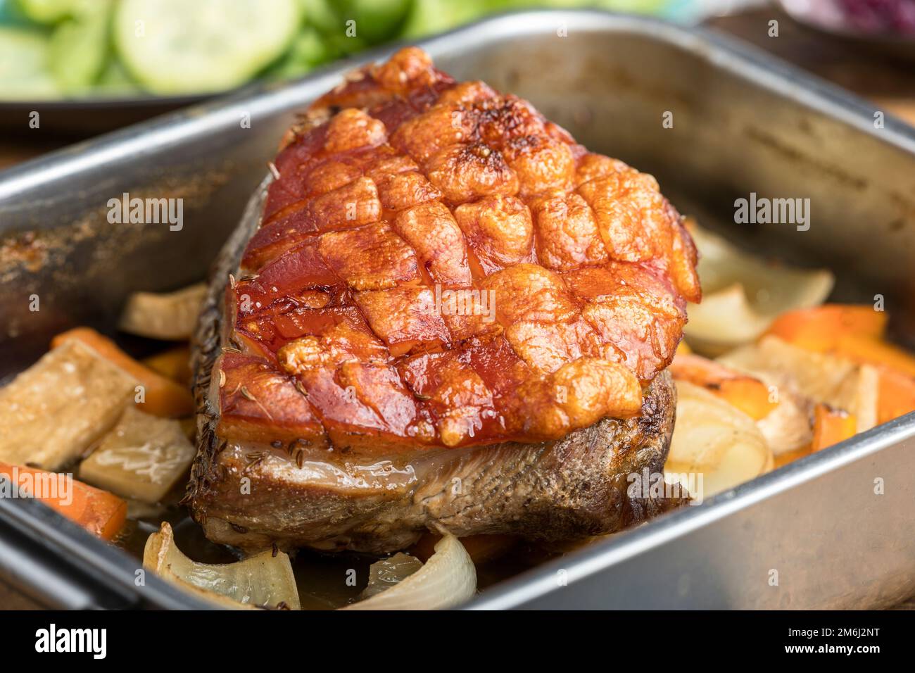 Bayerischer schweinebraten im auflauf -Fotos und -Bildmaterial in hoher ... Bayerischer schweinebraten im auflauf -Fotos und -Bildmaterial in hoher ...