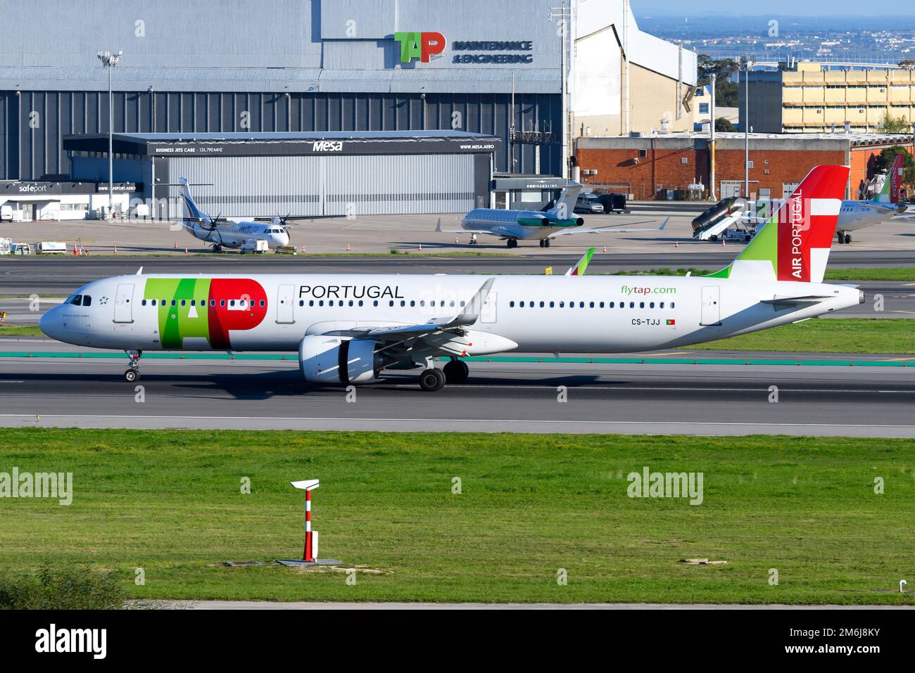 TIPPEN SIE AUF Air Portugal Airbus A321 Landung. Flugzeug A321 von TAP Portugal bei Ankunft am Flughafen Lissabon. Stockfoto
