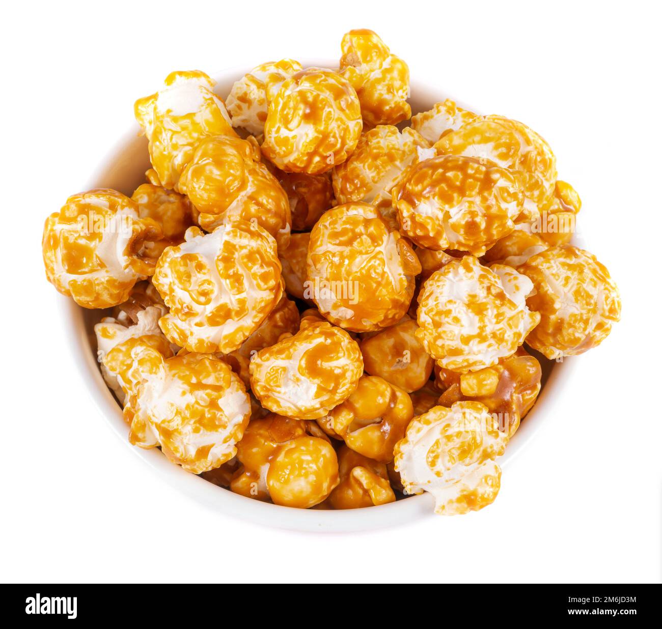 Süßes Karamellbonbon Popcorn in einer Schüssel, Draufsicht Stockfoto