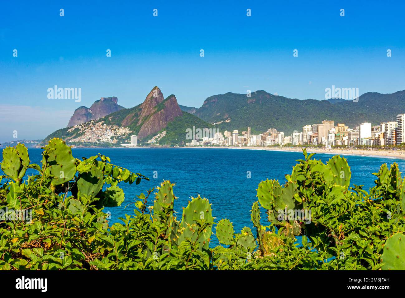 Panoramablick auf den Strand von Ipanema in Rio de Janeiro Stockfoto