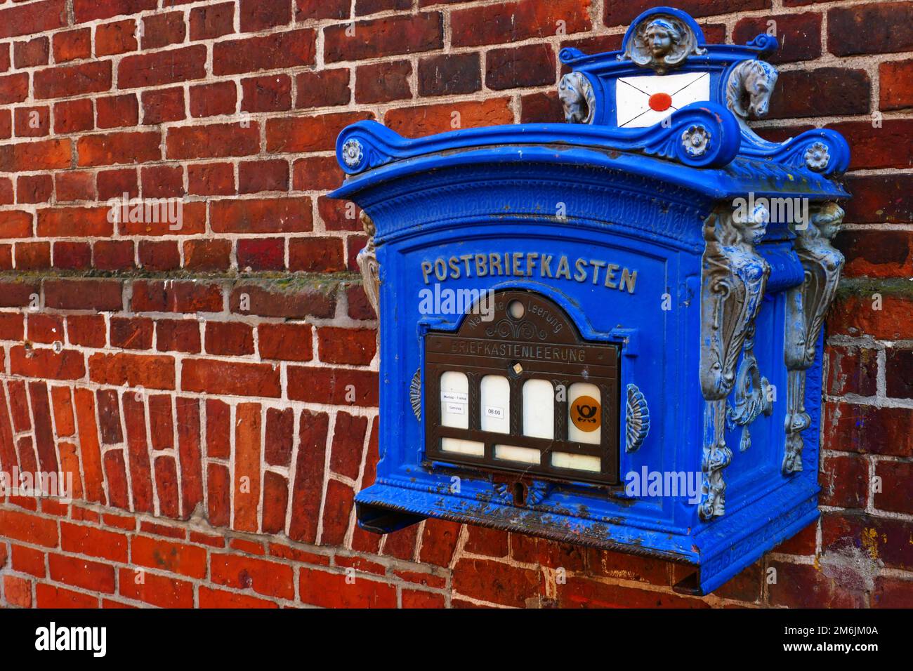 Historischer Briefkasten in Lauenburg Stockfoto