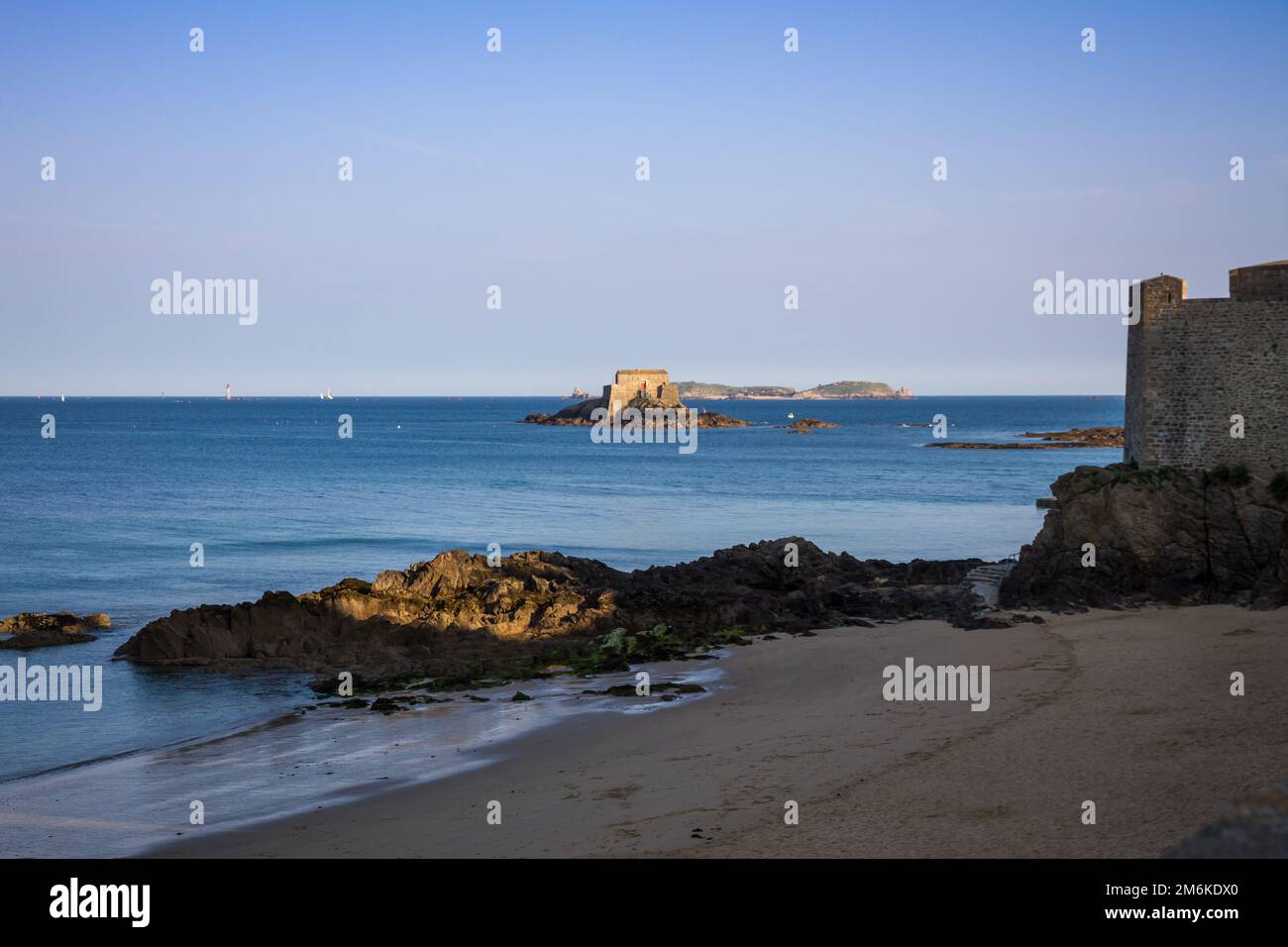 castel, Fort du Petit Be, Strand und Meer, Saint-Malo, Bretagne, Frankreich Stockfoto