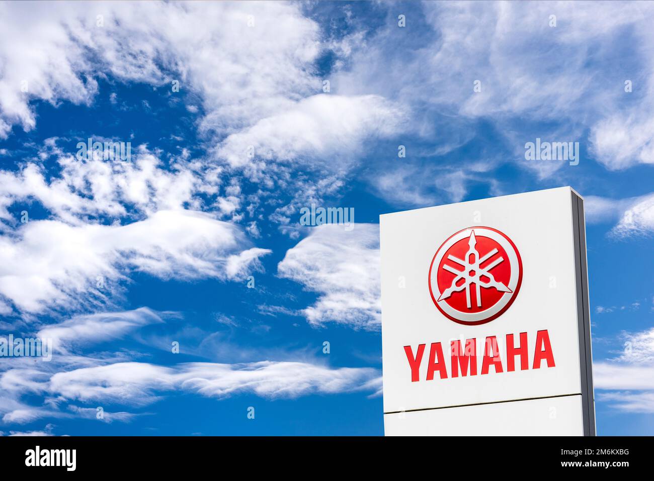 Werbung und Firmenzeichen des Unternehmens Yamaha Stockfoto