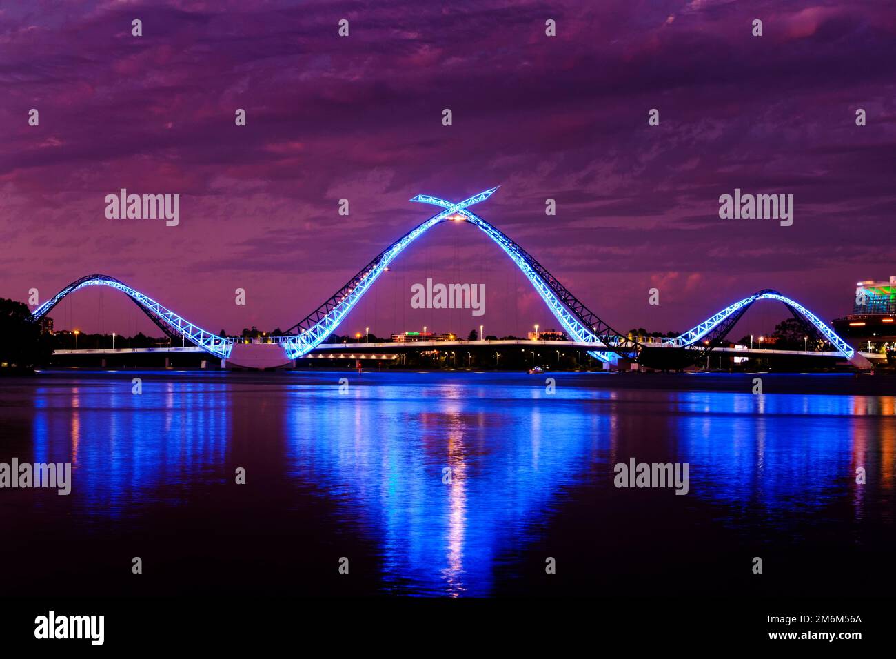 Matagarup Bridge Lights on the Swan River, Burswood, Perth Western Australia Stockfoto