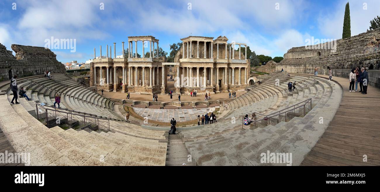 Bühne und Stände des römischen Theaters von Merida Stockfoto
