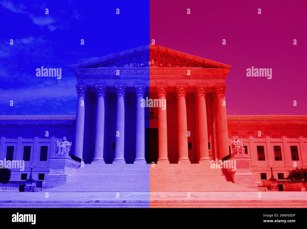 Der Oberste Gerichtshof der USA in Washington DC mit roten und blauen Farben, die die politische Spaltung auf dem Platz darstellen Stockfoto
