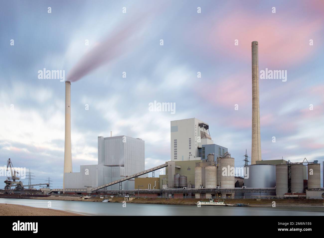 Großes Kohlekraftwerk in Deutschland verursacht globale Erwärmung und Klimawandel Stockfoto