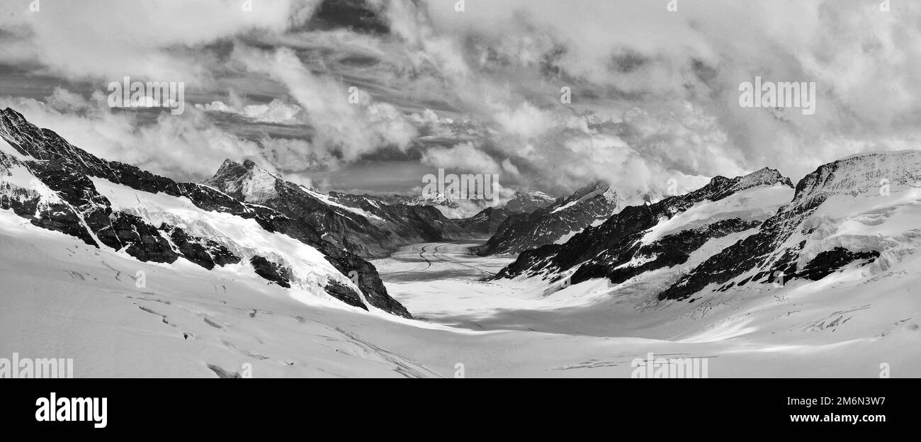 Rund um die Schweiz - großer Altesh-Gletscher (in Schwarz und Weiß) Stockfoto