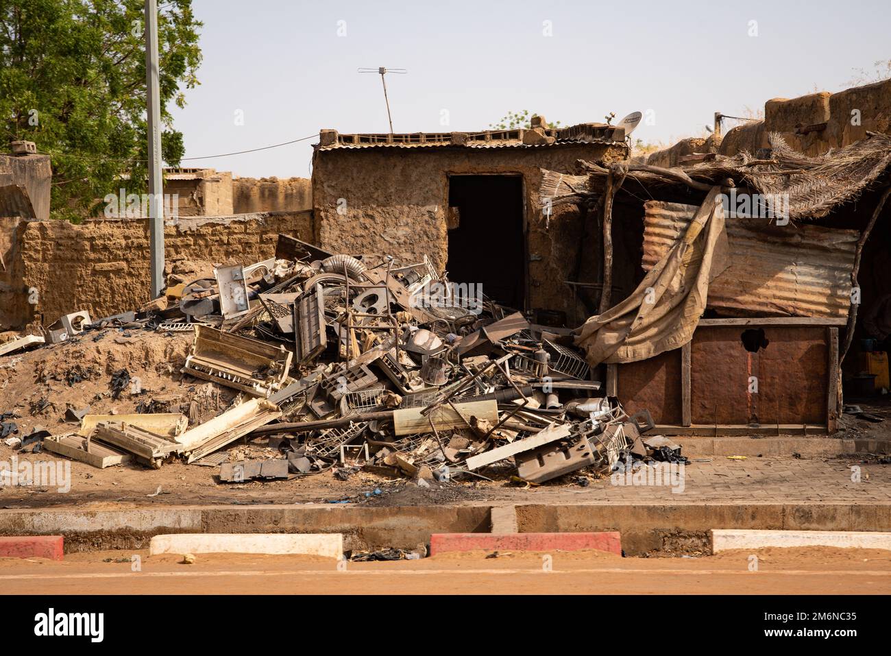 Nicolas Remene / Le Pictorium - Mali's response to the challenges and Realities of Climate change - 9/3/2021 - Mali / Segou / Segou - Waste in A Stockfoto