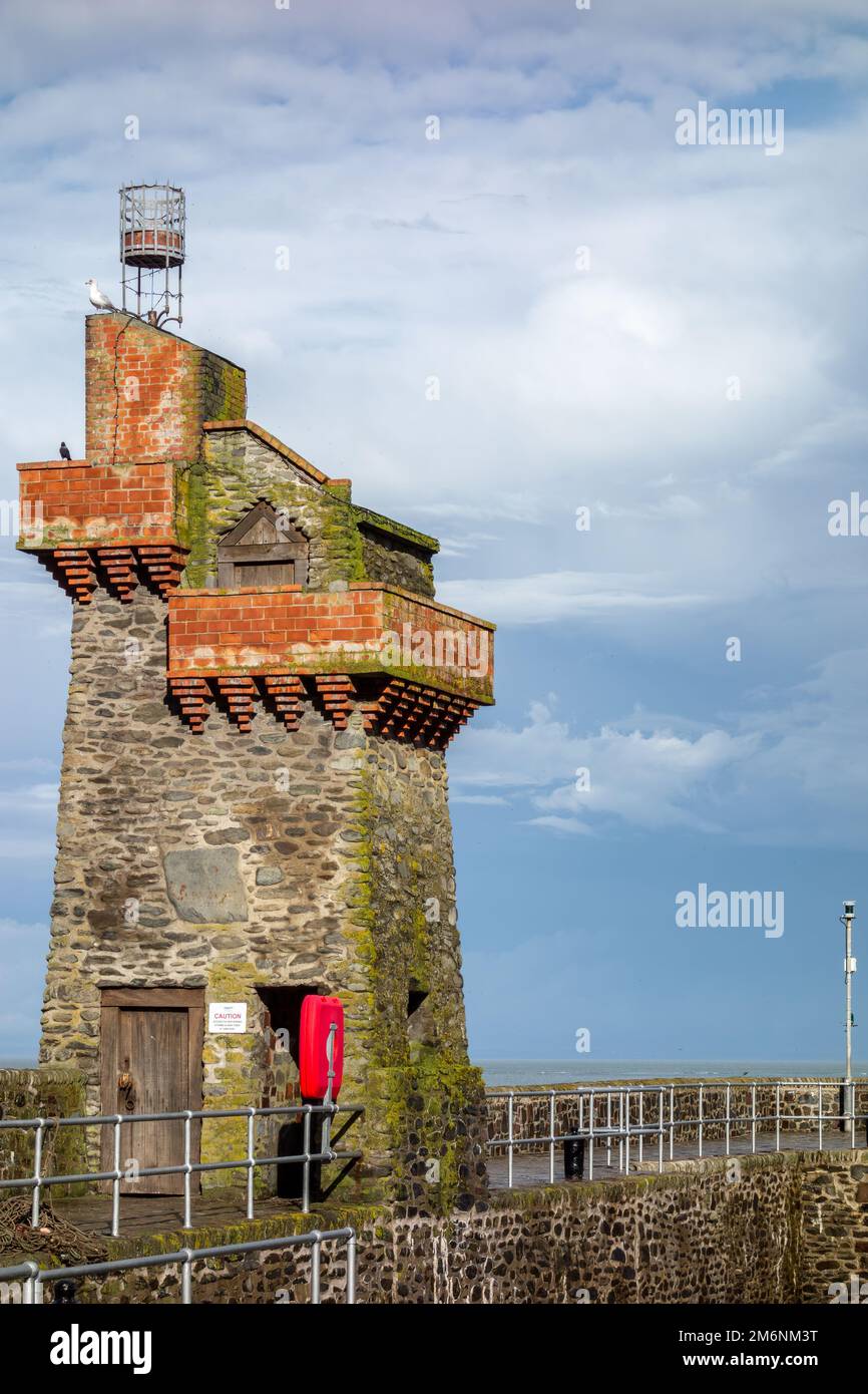 LYNMOUTH, DEVON, Großbritannien - 19. OKTOBER : Blick auf den Rheinischen Turm in Lynmouth, Devon am 19. Oktober 2013 Stockfoto