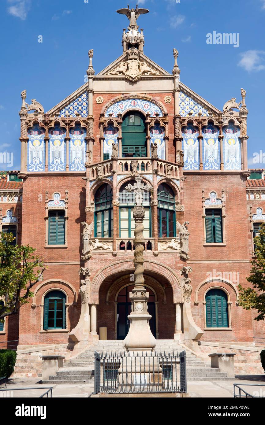 Krankenhaus des Heiligen Kreuzes und des Heiligen Paulus, errichtet vom Architekten Luis Doménech y Montaner, Barcelona, Katalonien, Spanien Stockfoto