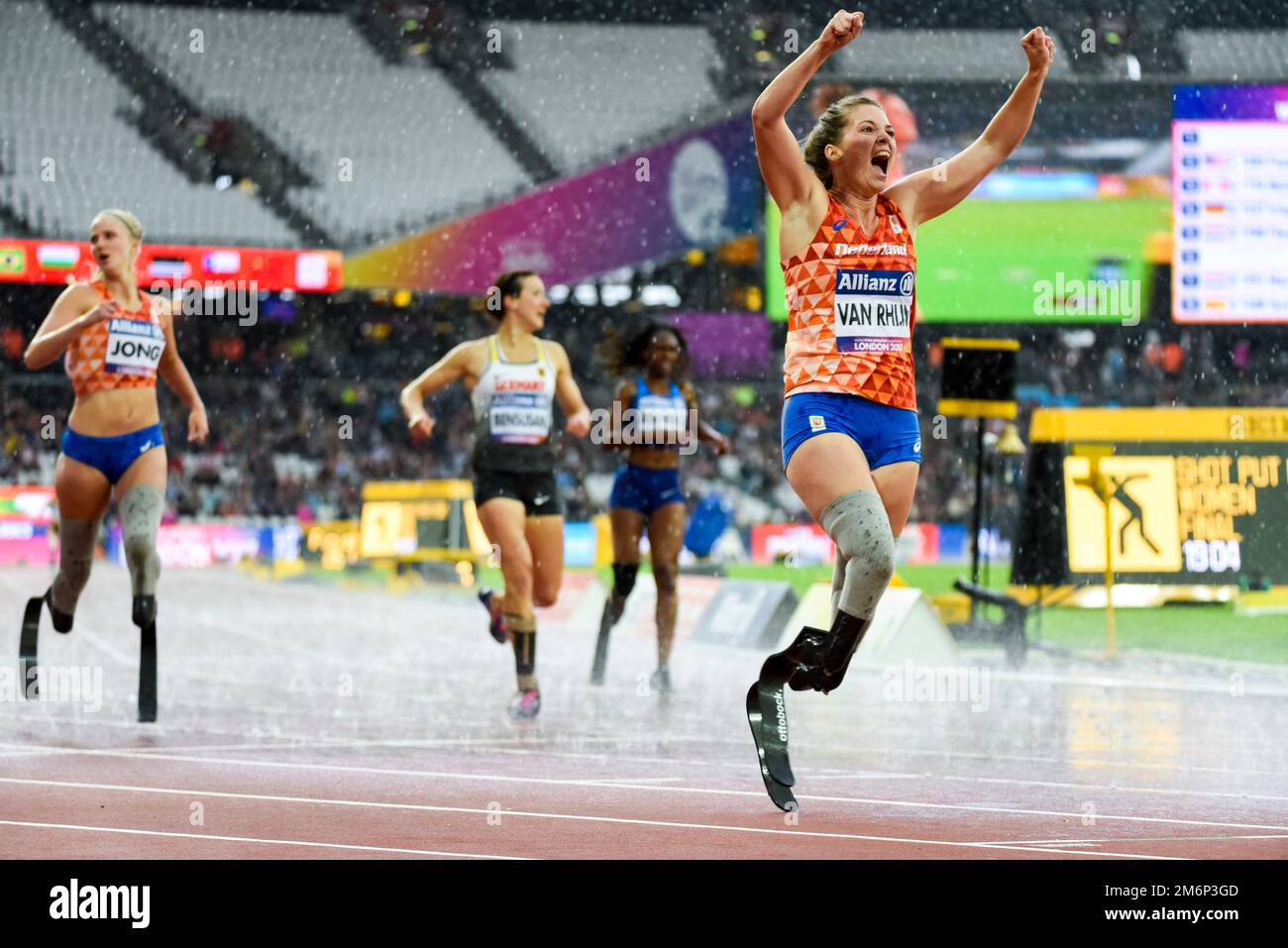 Marlou van Rhijn, mit dem Spitznamen Blade Babe, gewann in den 200m T44 Jahren Gold bei den 2017 World para Athletics Championships im Olympiastadion. Wir Feiern Stockfoto