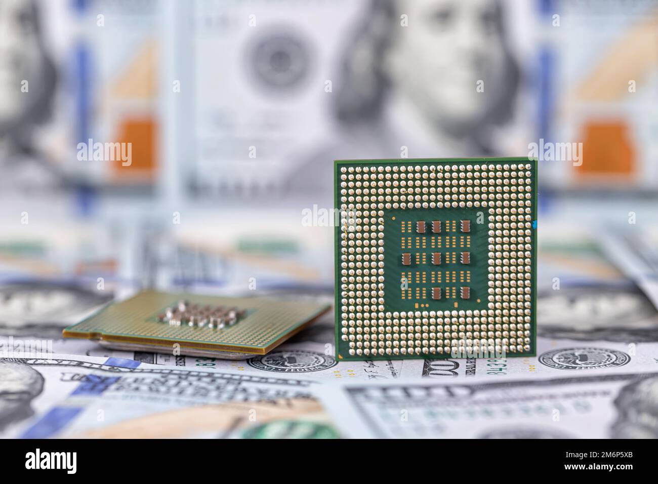 Konzept: Preisanstieg bei der Herstellung von Computerchips und -Komponenten Stockfoto