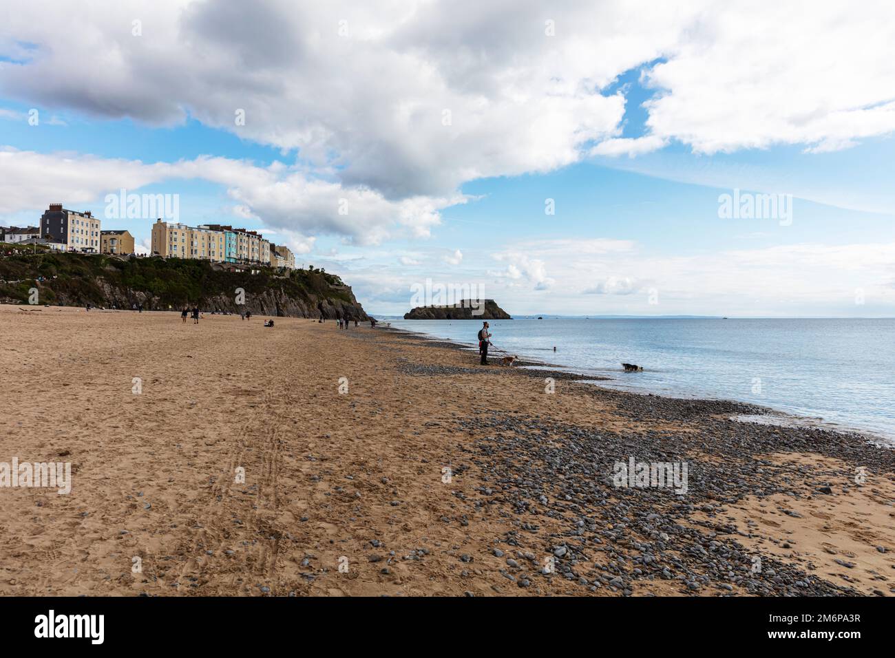 St. Catherine’s Island, Tenby, Südwales, Vereinigtes Königreich. Tidal Island am Fuße von Castle Beach, Tenby, Pembrokeshire, Napoleonische Festung, Stockfoto