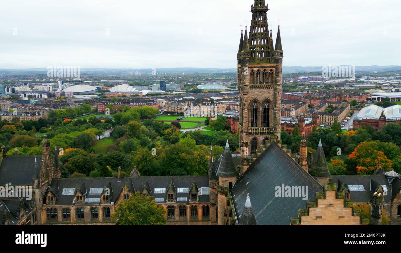 University of Glasgow - historisches Hauptgebäude von oben - Luftaufnahme Stockfoto