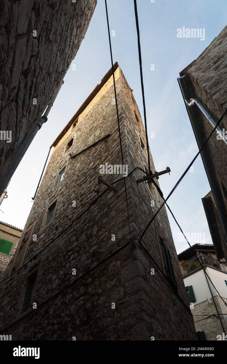 Altes Steinhaus in Sibenik, Kroatien Stockfoto