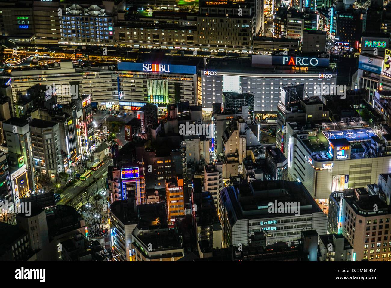 Ikebukuro Station der Nacht Blick Stockfoto