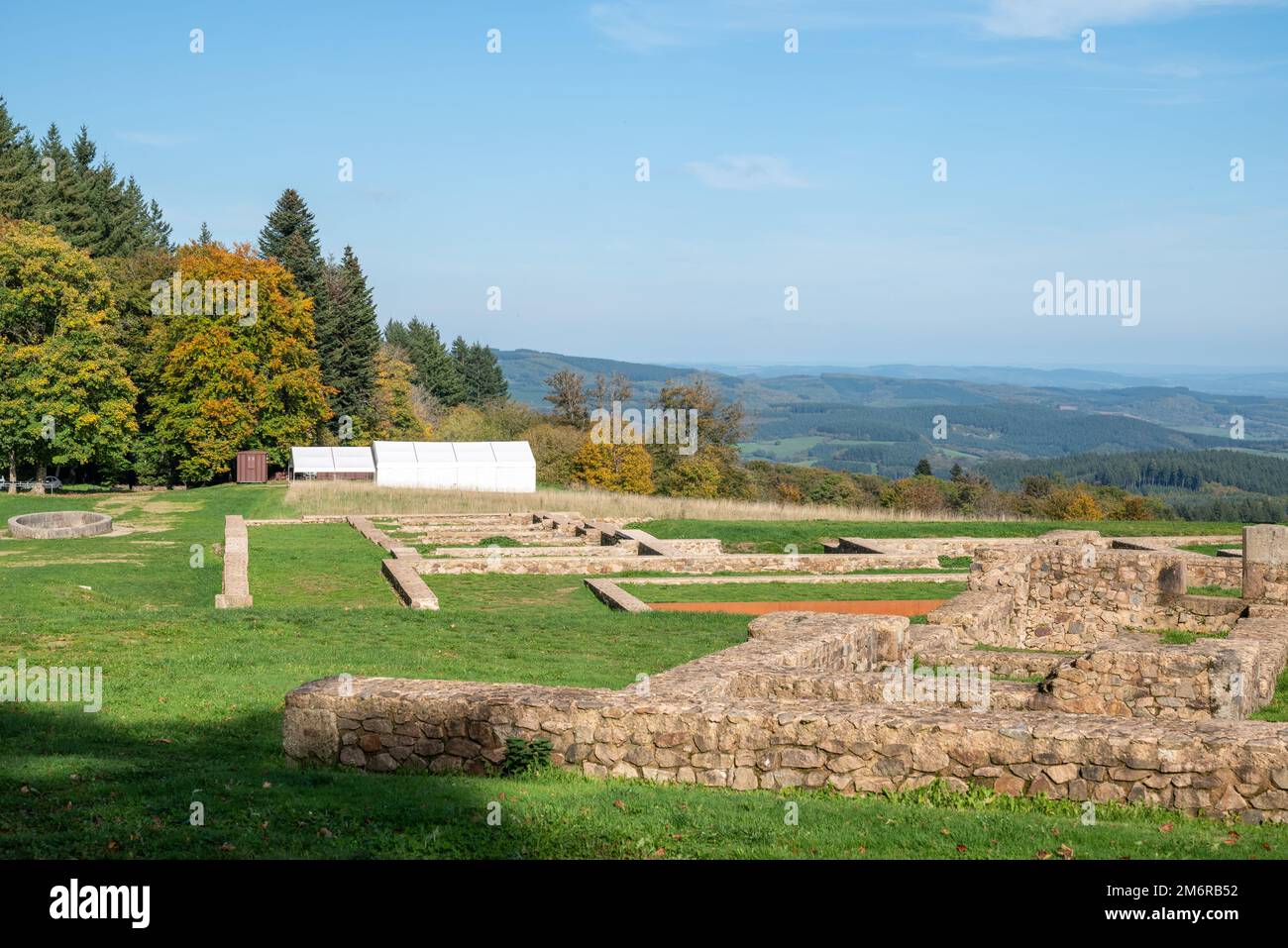 Bibracte Archäologisches Zentrum. Galische archäologische Ruinen auf dem Berg Beuvray. Europäische Ausgrabungsstätte. Keltische Menschen der Aedui. Stockfoto