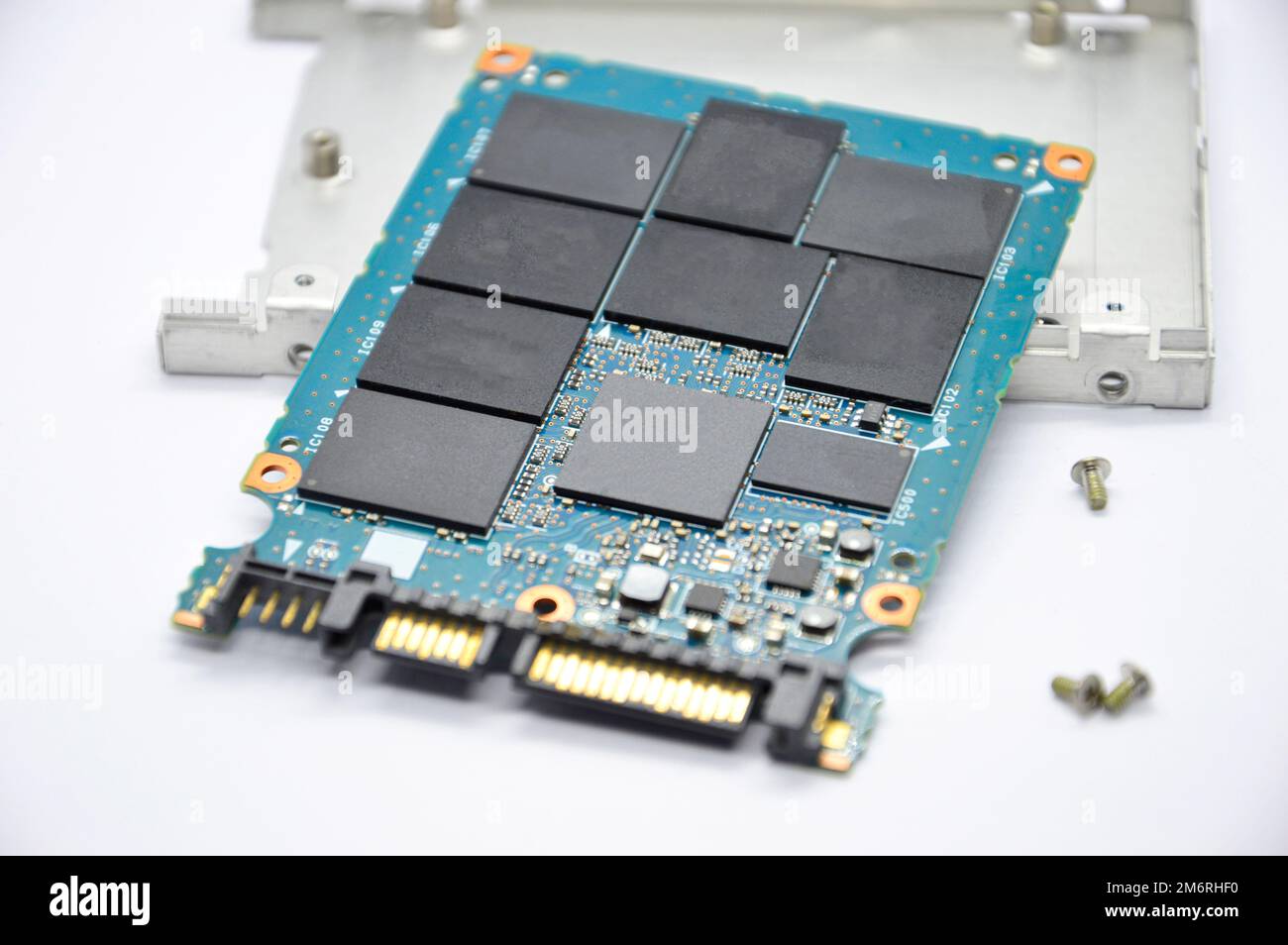 Das Image der 2,5-Zoll-SSD-Festplatte ist auch heute noch sehr beliebt. Stockfoto