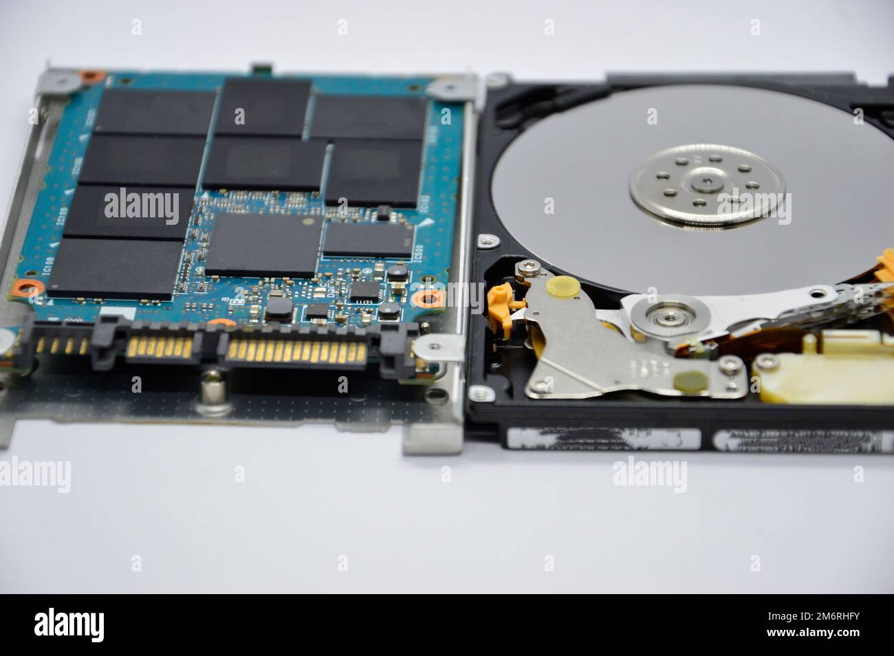 Das Image der 2,5-Zoll-SSD-Festplatte ist auch heute noch sehr beliebt. Stockfoto