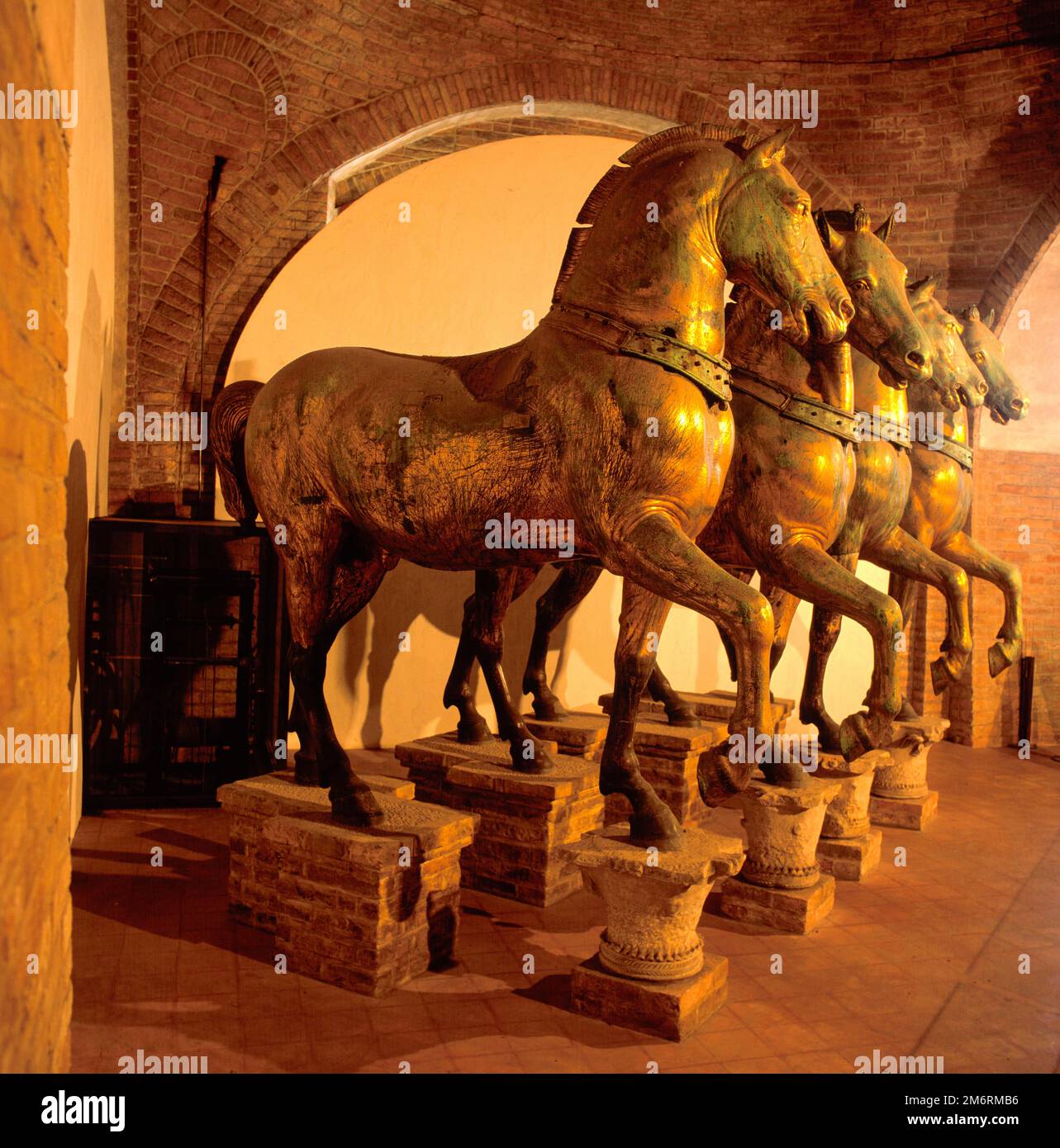 Vergoldete Bronze-Quadriga in der Basilika San Marco, Venedig, Venetien, Italien Stockfoto