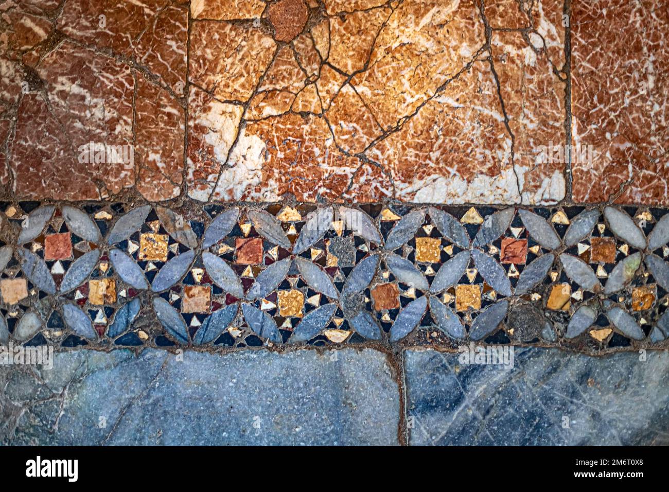 Byzantinische Mosaiken auf dem Boden von St. Nicholas Church Demre, Türkei. Stockfoto