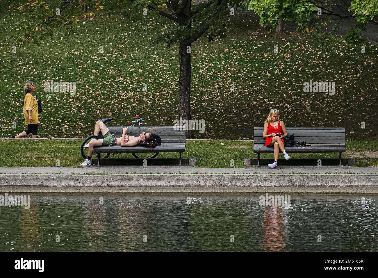 Leute, die sich im Parc La Fontaine, Montreal, entspannen Stockfoto