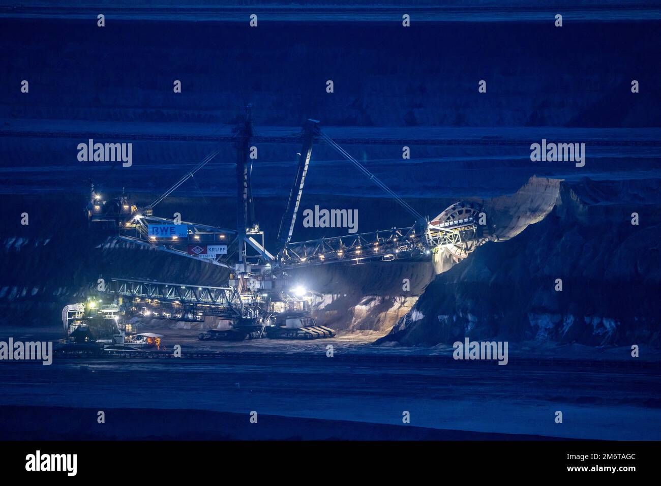 Braunkohlebergwerk Garzweiler 2, Bagger 285, Radbagger mit Schaufel, gilt als der größte Bagger