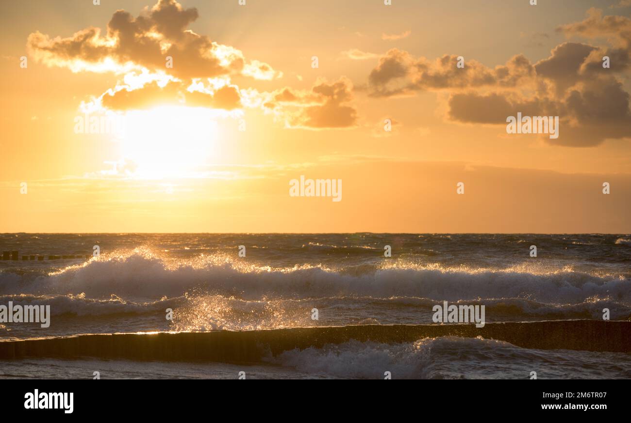 Sonnenuntergang an der Ostsee Stockfoto