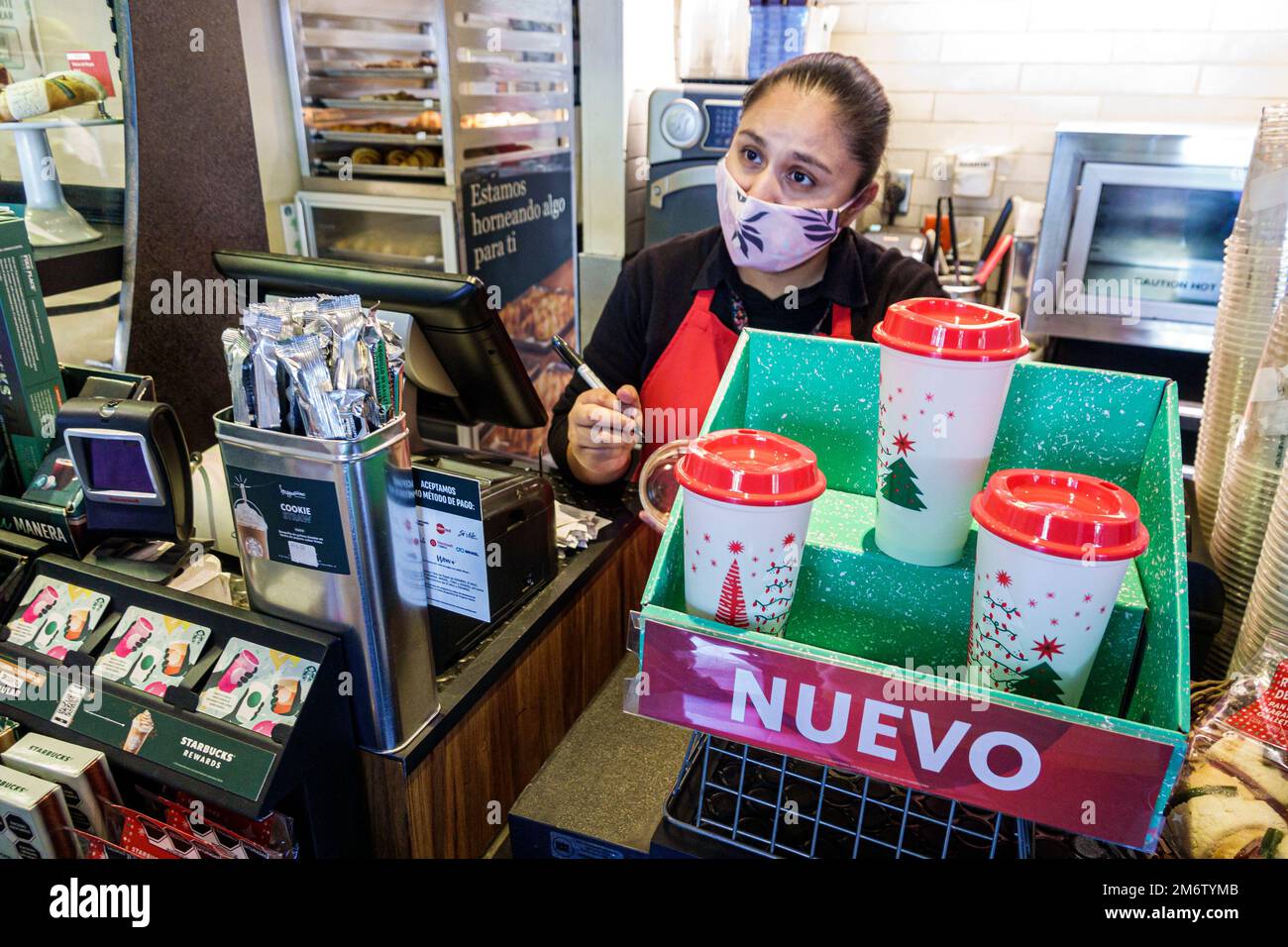 Mexiko-Stadt, Juarez Cuauhtemoc Avenida Paseo de la Reforma, Starbucks Coffee Barista Baristas, weibliche weibliche Erwachsene Bewohner, in Stockfoto