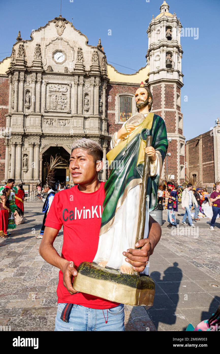 Mexiko-Stadt, Tag der Jungfrau von Guadalupe Pilgerpilger, Basilika unserer Lieben Frau von Guadalupe Basilika Santa Maria de Guadalupe Insigne Stockfoto
