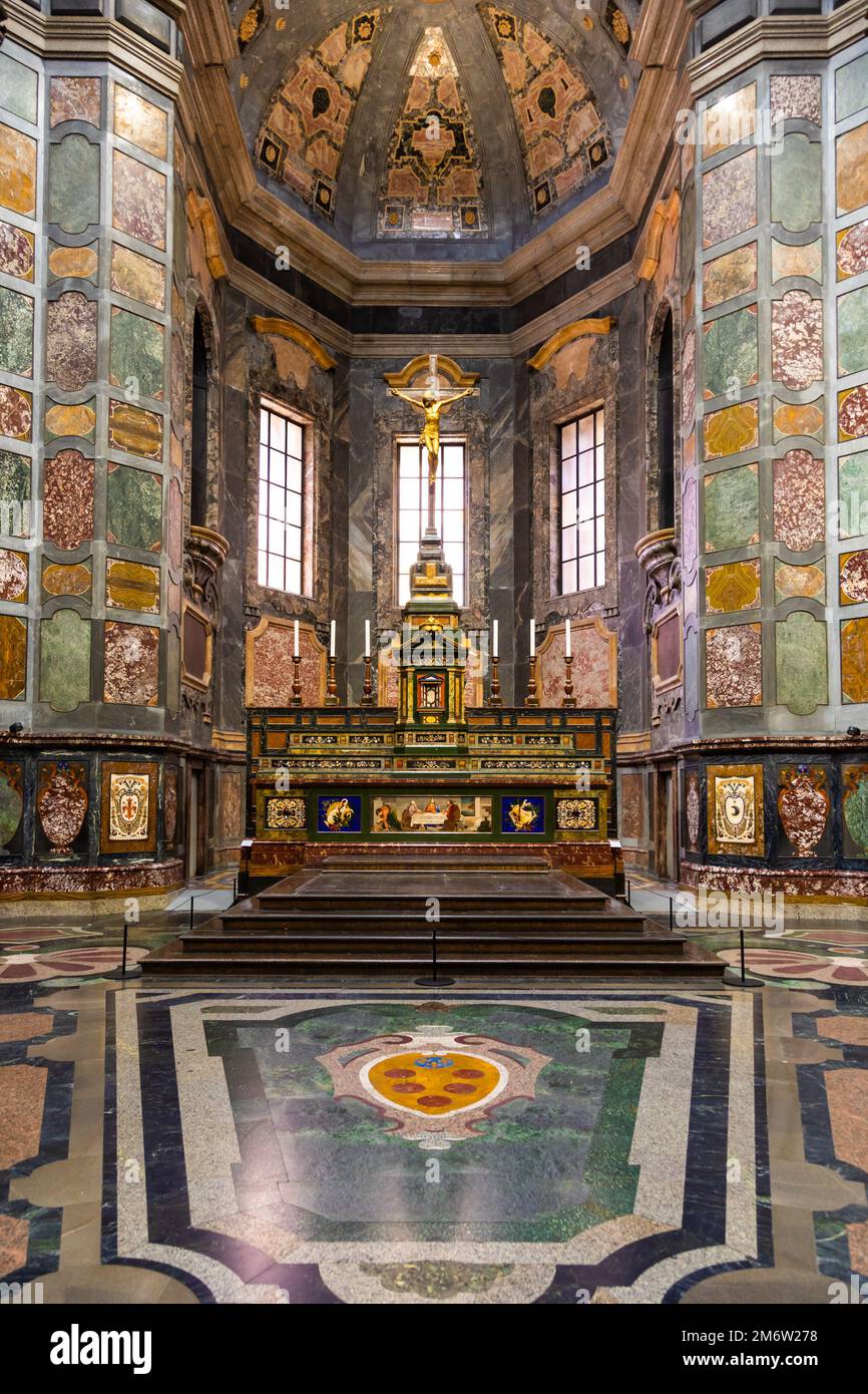 Innenraum der Medici-Kapellen - Cappelle Medicee. Michelangelo Renaissance Kunst in Florenz, Italien. Stockfoto
