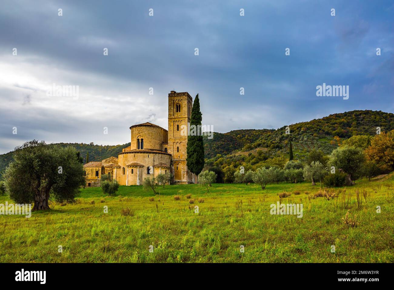 Antikes mittelalterliches Kloster von San Antimo Stockfoto