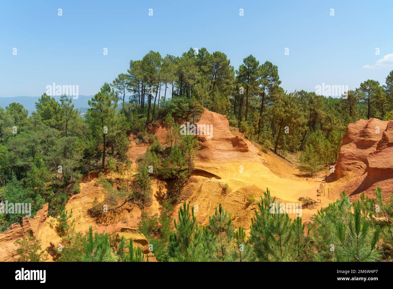 Ocher-Landschaft in Roussillon France Stockfoto