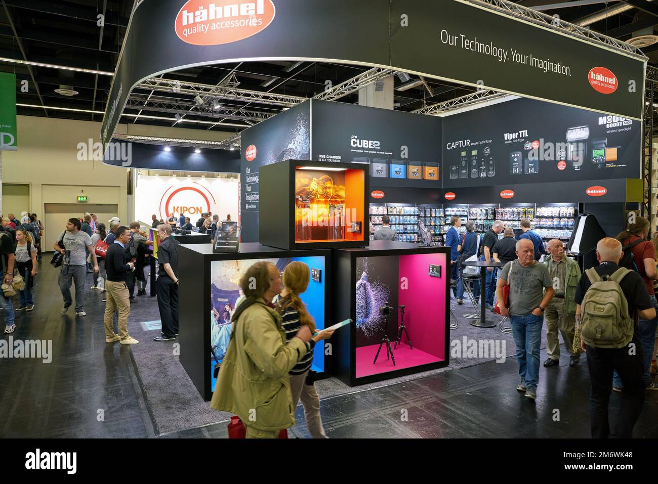 KÖLN, DEUTSCHLAND - CA. SEPTEMBER 2018: Atmosphäre auf der Photokina-Ausstellung. Photokina ist eine Ausstellung, die in Europa für Fotografen und Imagine stattfindet Stockfoto
