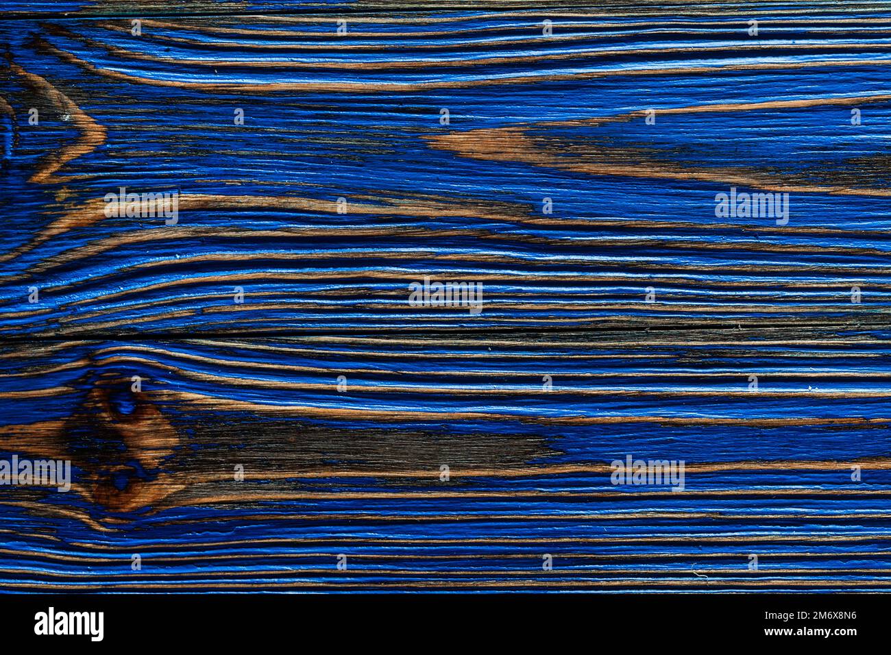 Blaues gestreiftes Holzbrett im Vintage-Stil mit horizontalem Bild. Stockfoto