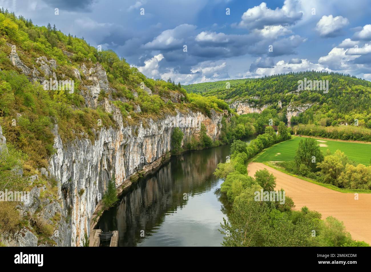 Felsufer des Flusses Lot, Frankreich Stockfoto
