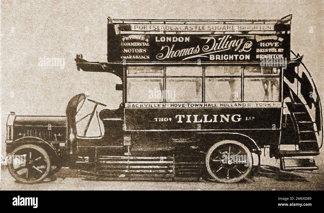 Ein früher Doppeldeckerbus mit offenem Oberdeck, der von Thomas Tilling Ltd aus London & Brighton betrieben wird Stockfoto