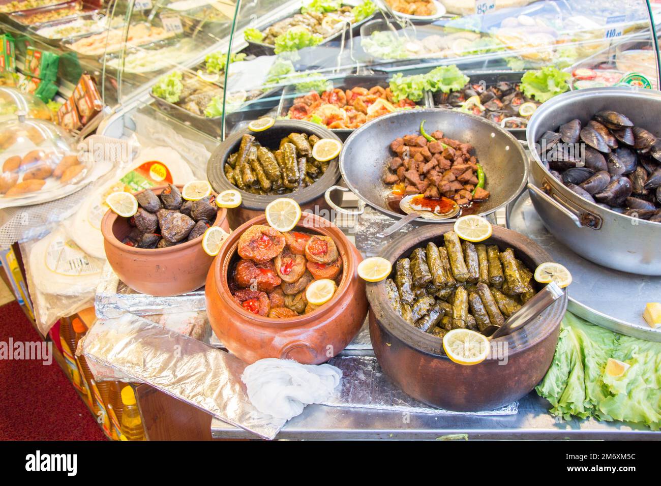 Türkische Küche mit traditionellen Gerichten Stockfoto
